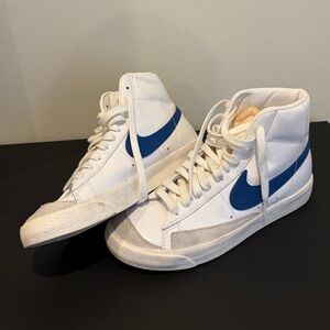Nike White and Blue Blazer ‘77 Mid